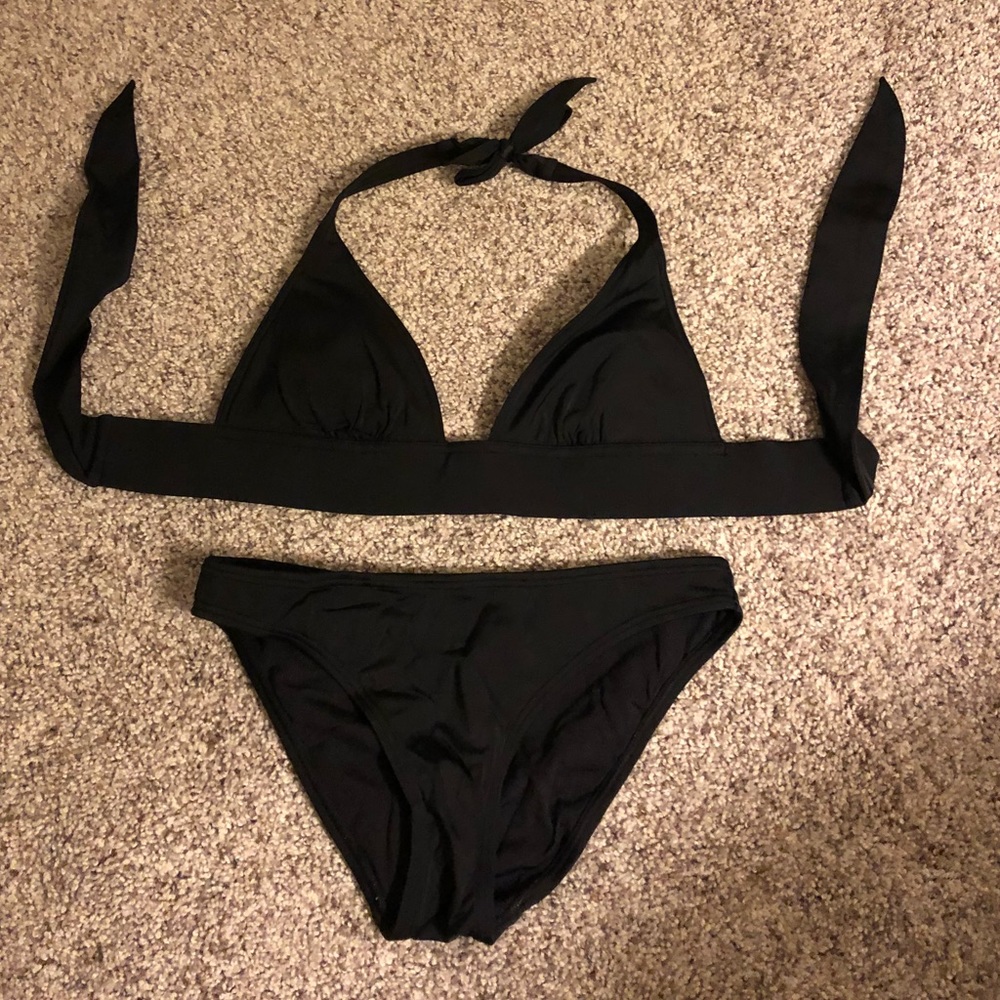 Victoria’s Secret bikini